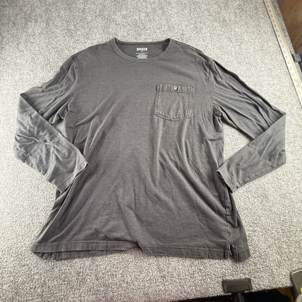 Duluth Trading Co Mens XL Charcoal Gray Long Sleeve Pocket T-Shirt Crew Neck 496